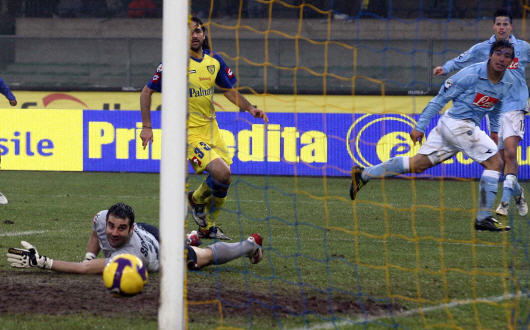 Il gol di Lavezzi