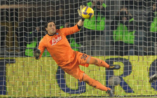 Un tentativo di parata di Navarro.