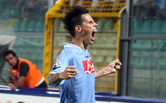 Hamsik esulta dopo il gol del momentaneo pareggio