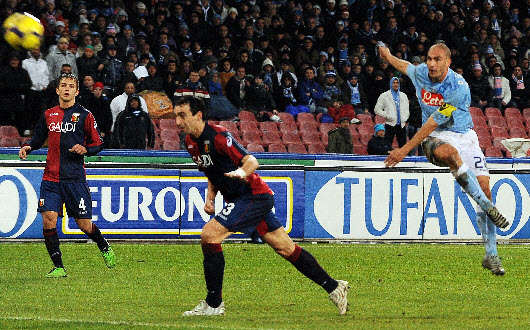 Il tiro di Cannavaro che si stampa sulla traversa