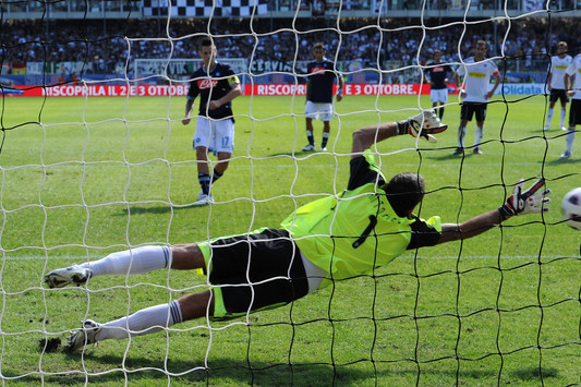 Il gol di Hamsik su rigore