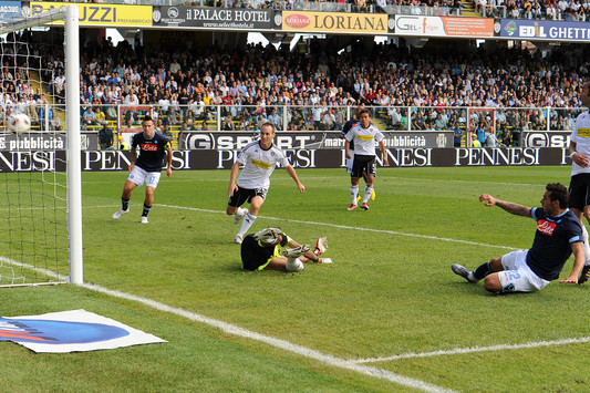 Il gol di Lavezzi