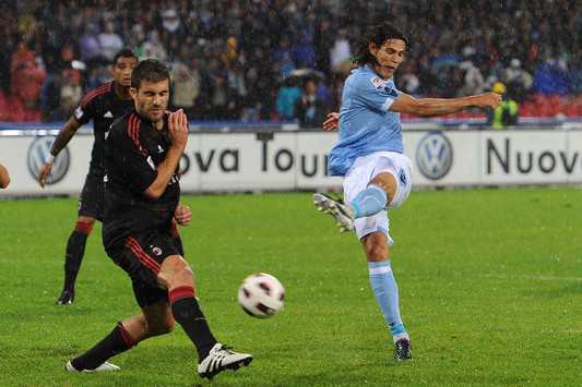 Un tiro di Cavani