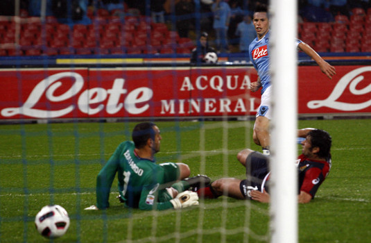 Hamsik realizza il gol vittoria