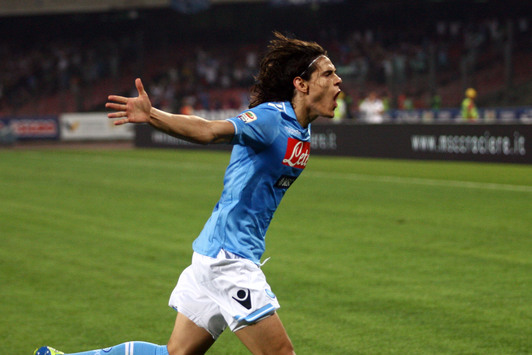L'esultanza di Cavani