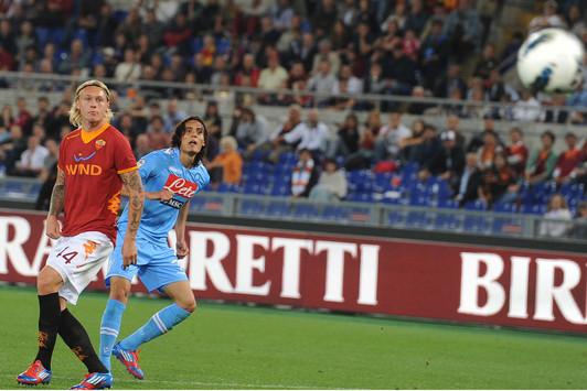 Il bellissimo gol di Cavani del momentaneo vantaggio azzurro