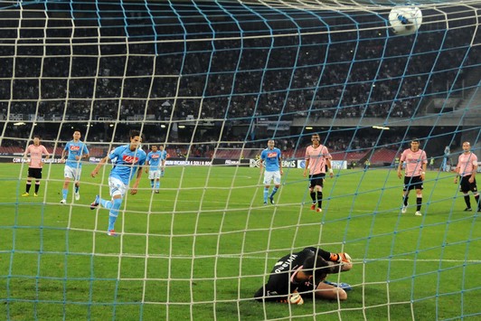 Il 1° gol di Cavani su rigore