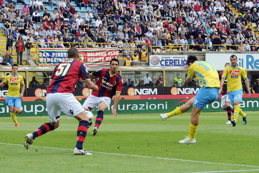Un tiro di hamsik
