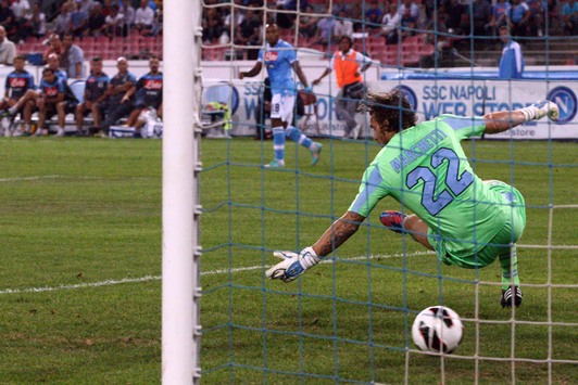 Il 2° gol di Cavani
