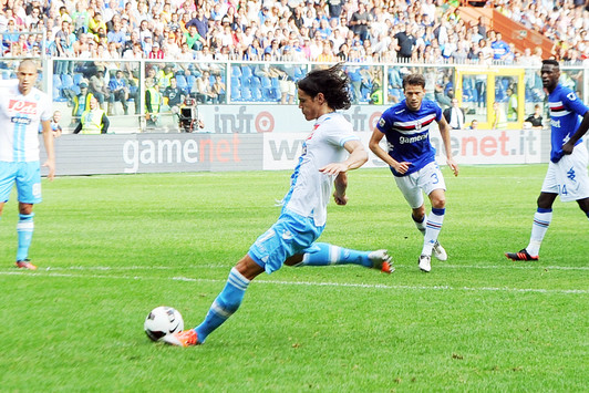 Il gol di Cavani su rigore