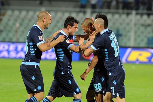 L'esultanza dei giocatori al gol di Inler
