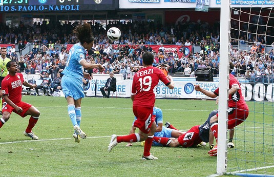Il gol di Cavani
