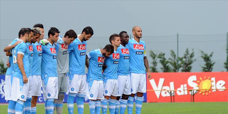 La squadra schierata a centrocapo. 
