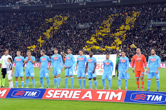 La squadra schierata a centrocampo