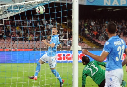 Il gol di tacco di Gabbiadini